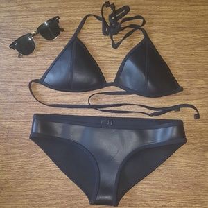 Triangl neoprene New York Noir bikini